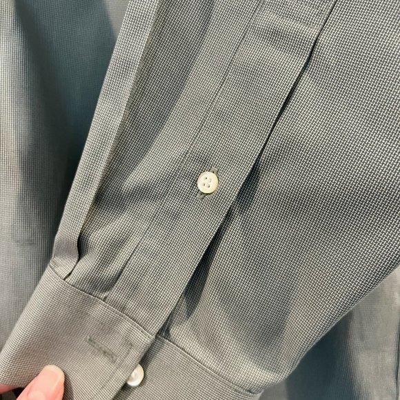 Joseph A. Bank Traveler's Collection Men's Button Down Shirt - Picture 3 of 4